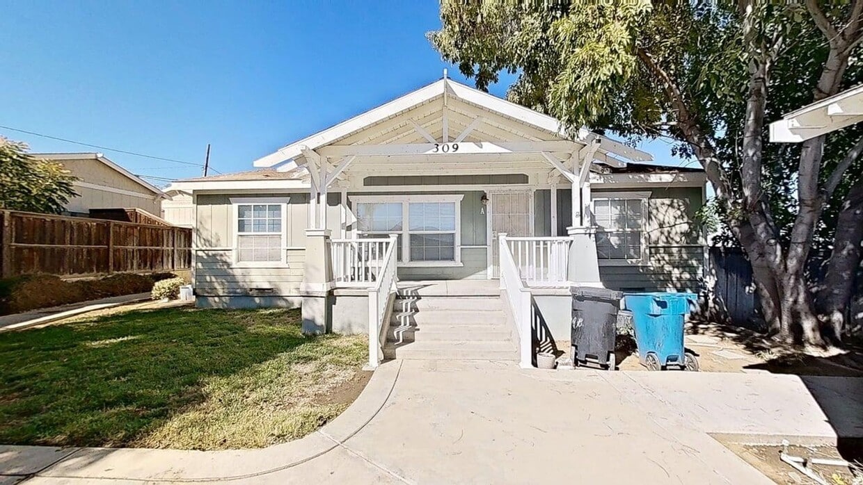Primary Photo - 309 N Poe St