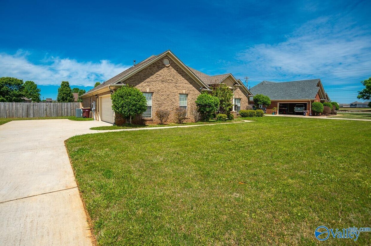 Primary Photo - 25520 Gray Stone Dr