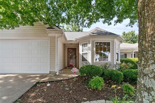 Building Photo - 64 Hill Crest Cir