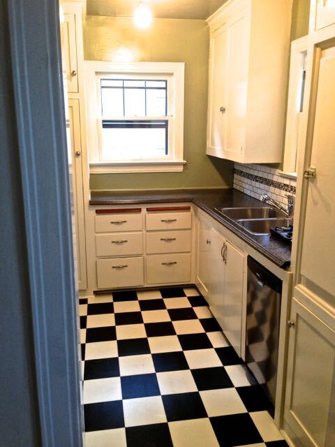 Building Photo - 705 N 46th St
