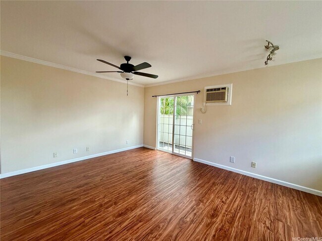 Foto del edificio - 2 bedroom, 1 bath in Kaimuki!