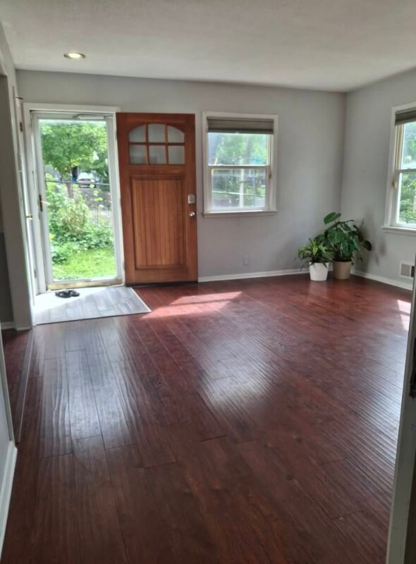 Foto del edificio - 869 Arkwright St N