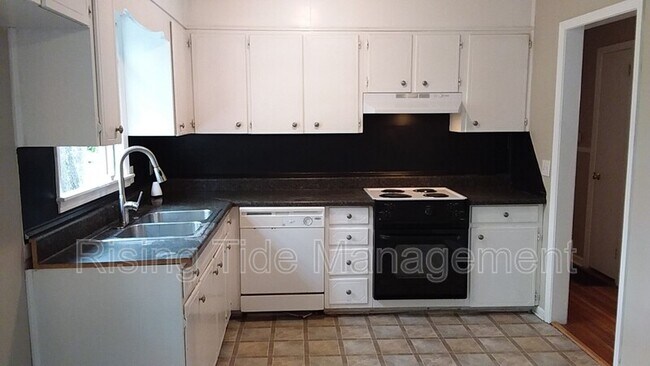 Foto del edificio - 628 16th Ave NW