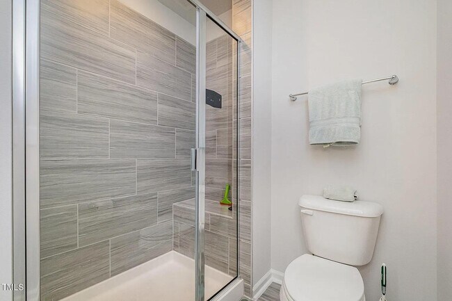Foto del edificio - 2456 Chert Ln