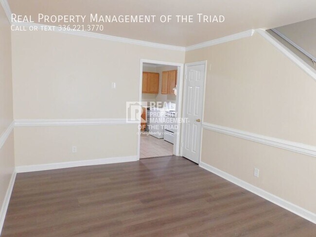 Building Photo - Great 2 Bedroom Apartment in Greensboro 27...