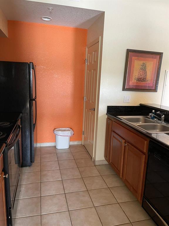 Building Photo - 8112 Poinciana Blvd