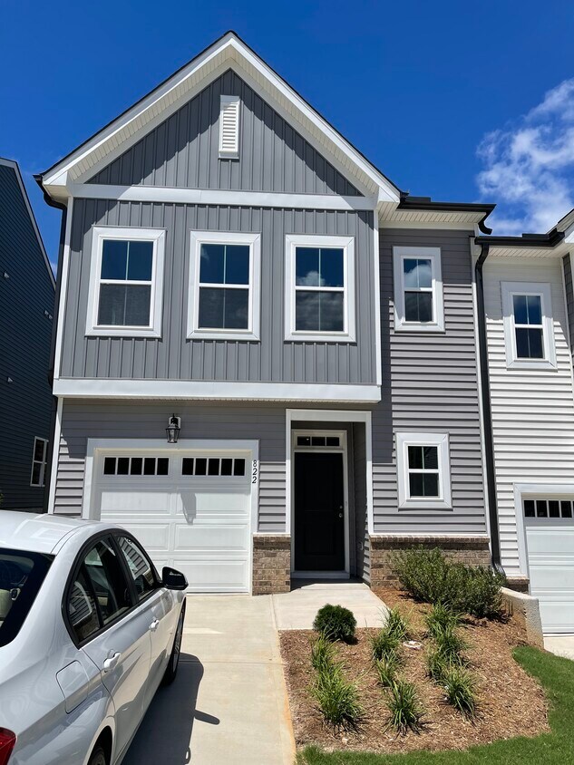 Foto principal - 822 Oak Center Dr