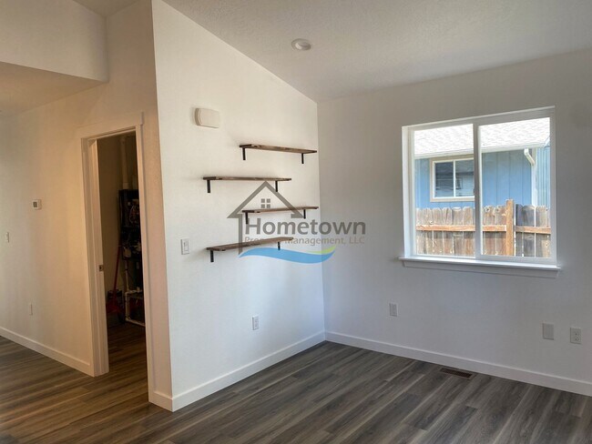 Building Photo - 2 Bedroom 1 Bath House Built in 2022 Avail...