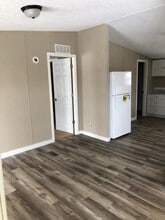 Building Photo - 111 Greenfields Dr