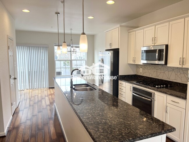Building Photo - 12504 Rustic Rock Ln