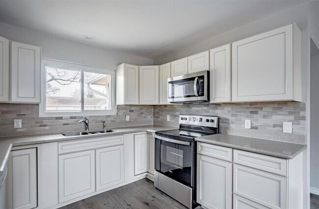 Building Photo - 3410 Truxton Dr