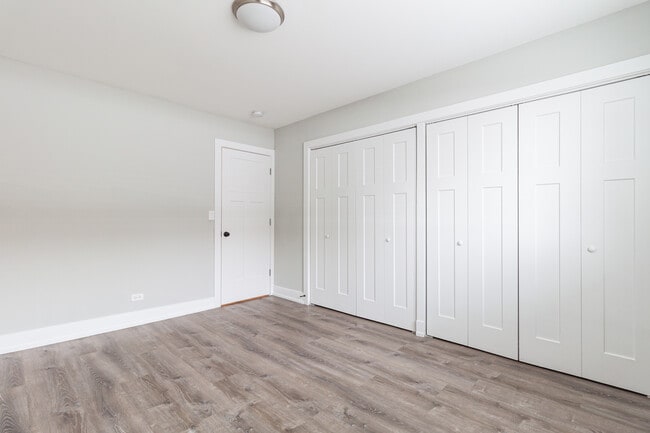 Foto del edificio - 527 W Surf St