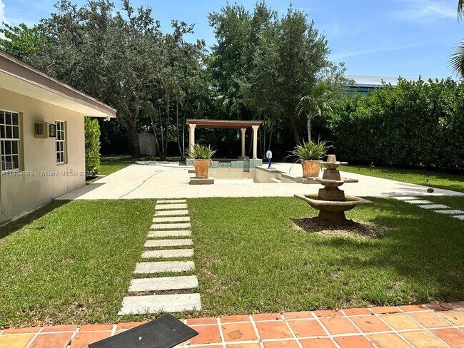 Foto del edificio - 8755 SW 96th St