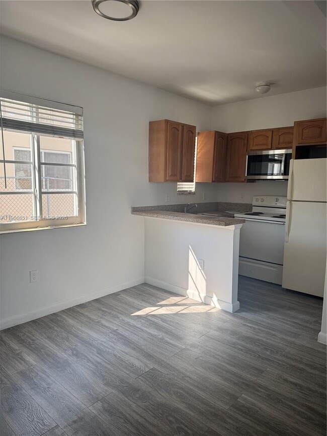 Building Photo - 7130 Rue Versailles Dr