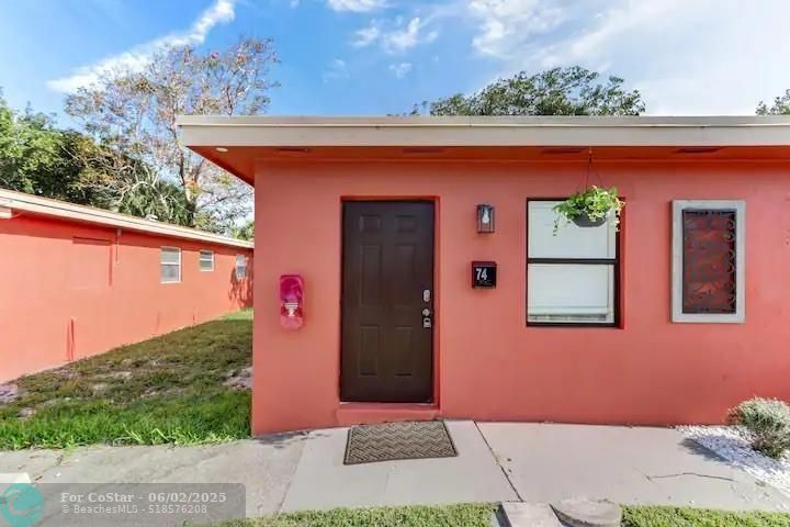 Foto principal - 74 NE 5th St