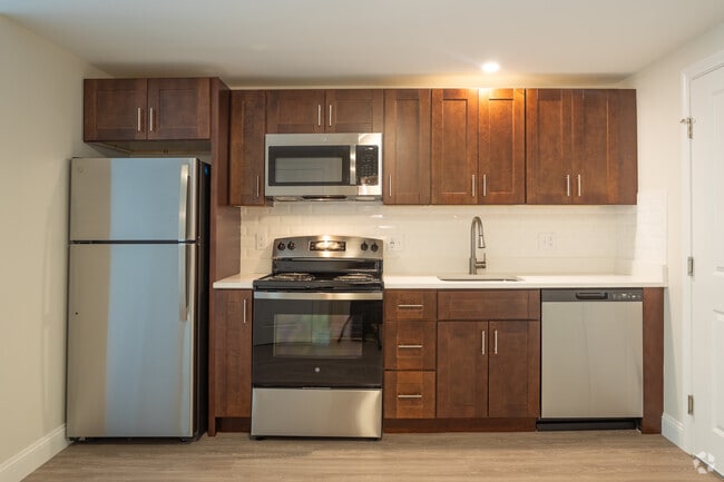 1A - 1 BR,1BA 570sf - Westgate Arms