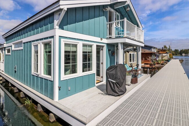Foto del edificio - Portage Bay Floating Home