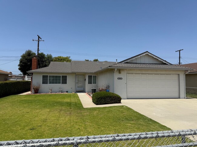 Building Photo - Charming 3-Bed, 2-Bath Home in Quiet Port Hueneme Neighborhood