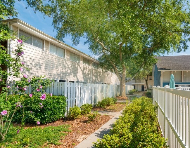 Building Photo - Gulf View Apartments
