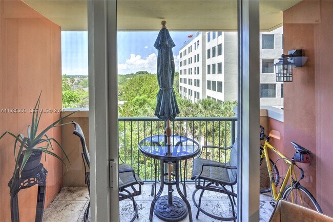 Foto del edificio - 2951 S Bayshore Dr