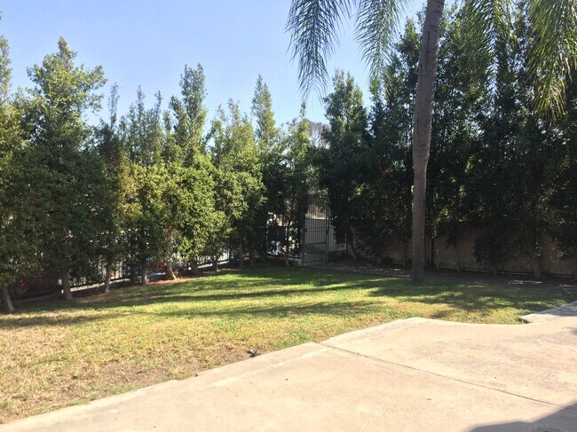 Foto del edificio - 3742 Nile St
