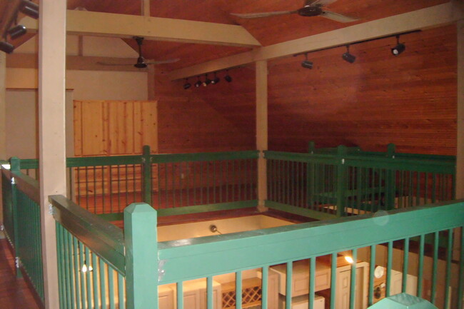 upper loft - 11755 National Rd