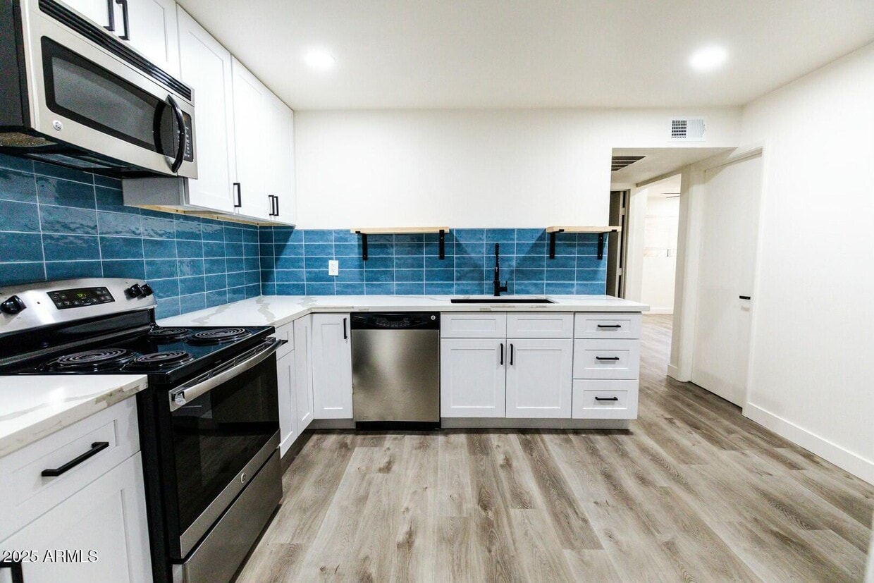 Foto principal - 2016 S Granada Dr