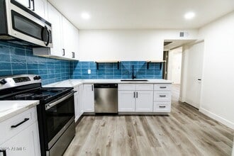 Building Photo - 2016 S Granada Dr