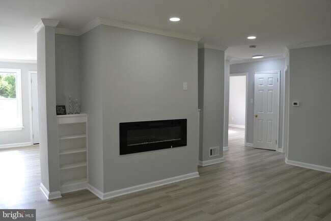 Foto del edificio - 2700 Ross Rd