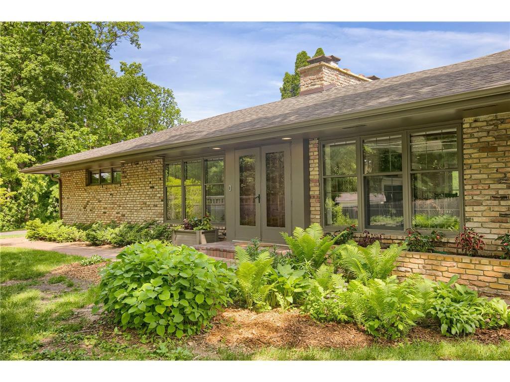 Foto principal - 3465 Deephaven Ave