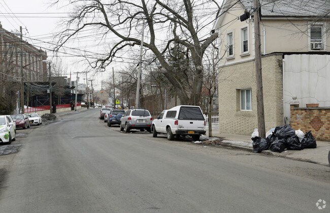 Foto del edificio - 737 Post Ave