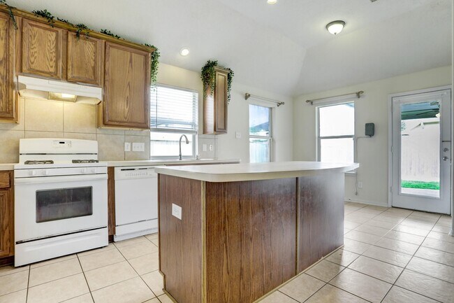 Foto del edificio - 7605 Waterlilly Ln