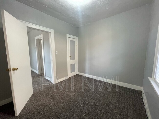 Building Photo - 3910 Catalpa St