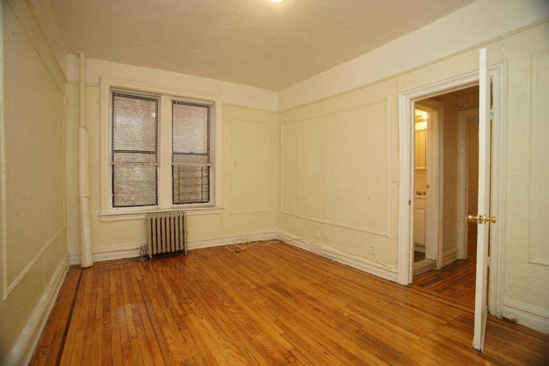 Primary Photo - 1973 70th St