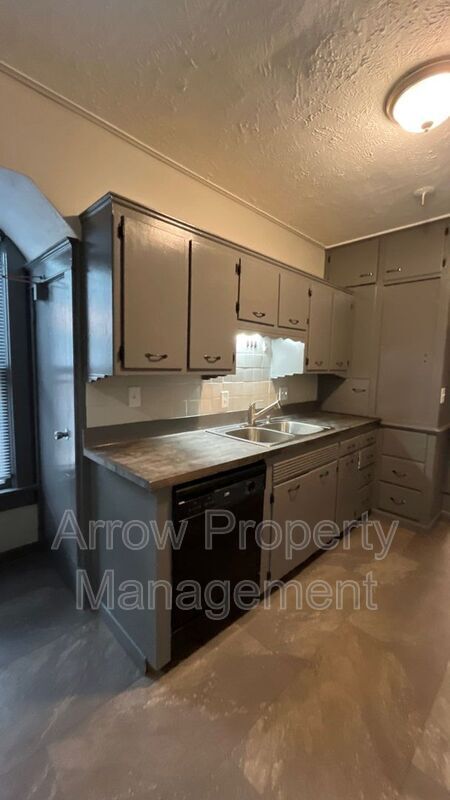 Foto del edificio - 4902 Madison Ave