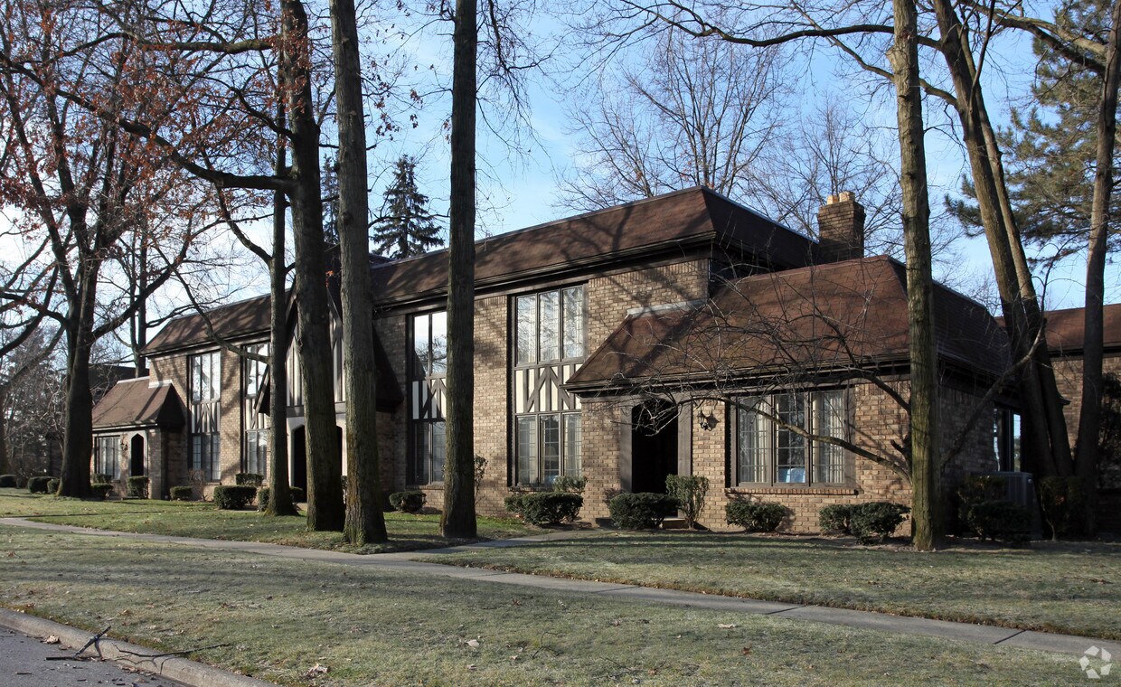 4101 Stonehenge Dr, Sylvania, OH 43560 Apartments in Sylvania, OH