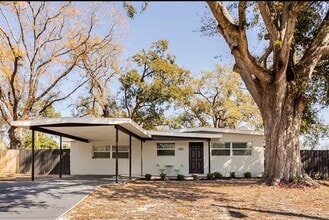 Building Photo - 8911 Oren Ave