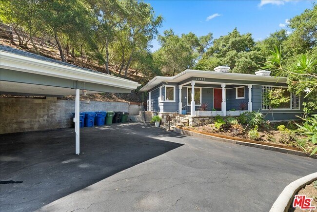 Building Photo - 11930 Briarvale Ln