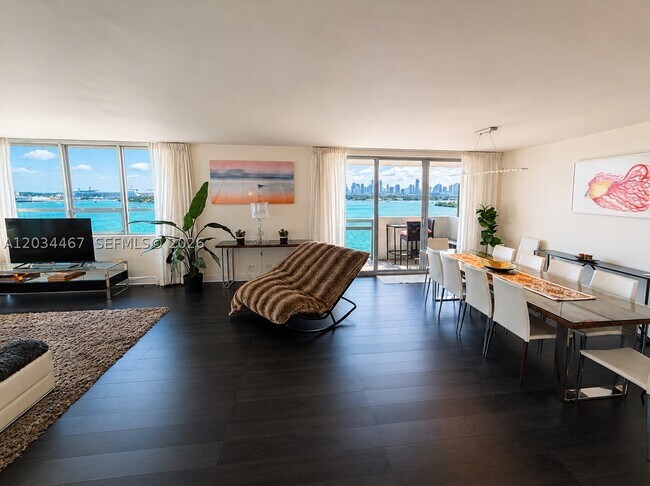 Foto del edificio - 1500 Bay Dr E