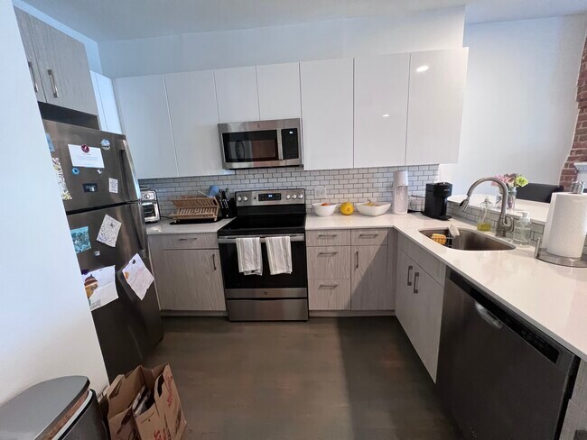 Foto del edificio - 1424 Beacon St