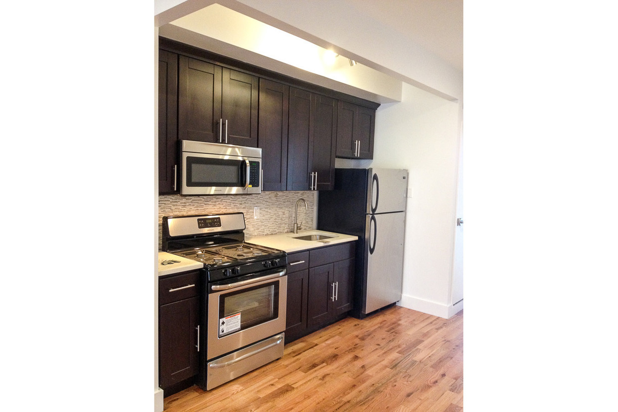 Foto principal - 362 Marcus Garvey Blvd