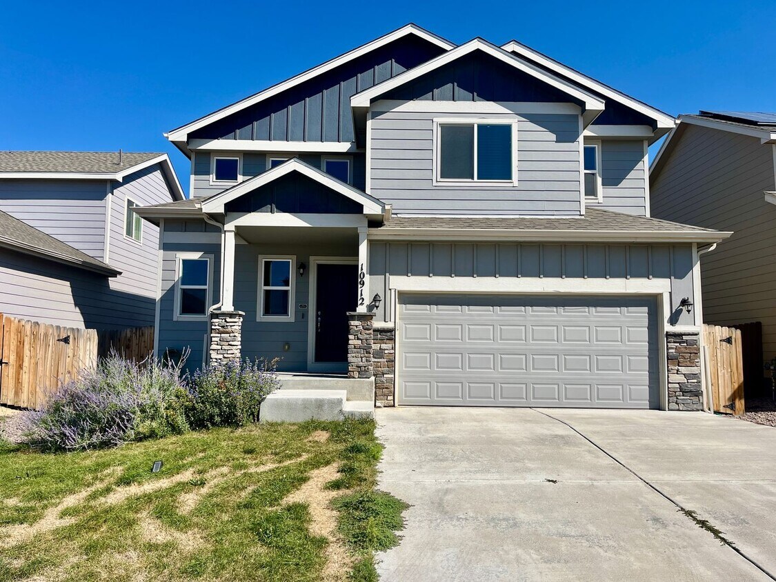 Foto principal - Beautiful 3 Bedroom Home in Lorson Ranch!