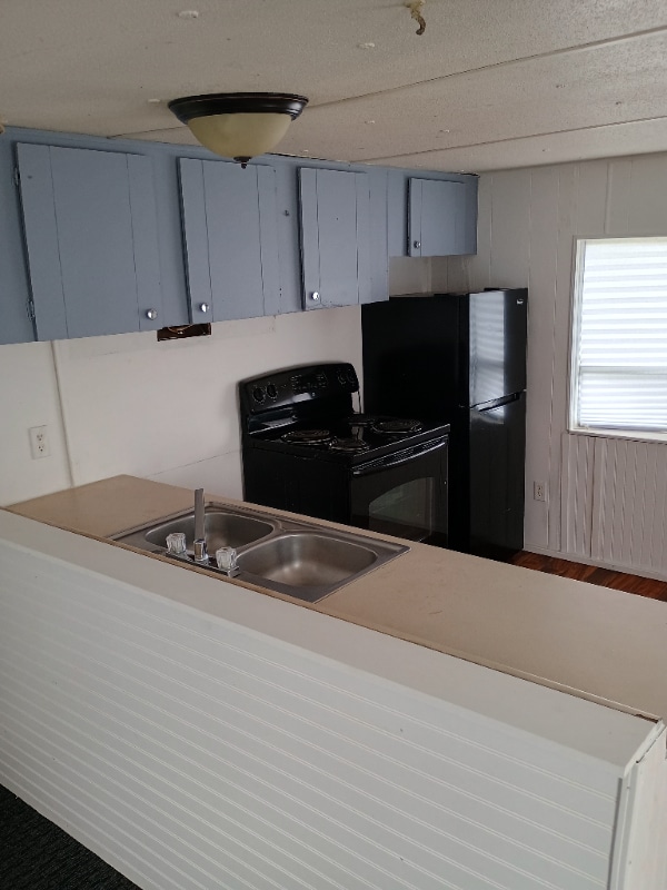 Building Photo - 119 SE Camelot Loop