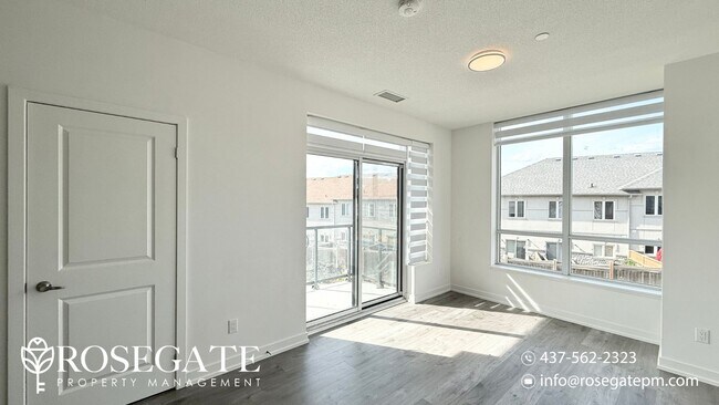 Building Photo - Newly Renovated 2-Bedroom + Den, 2-Bath Co...