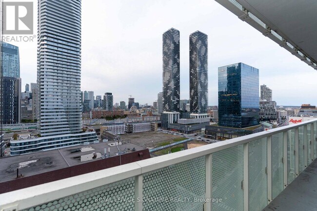 Building Photo - 15 Queens Quay E