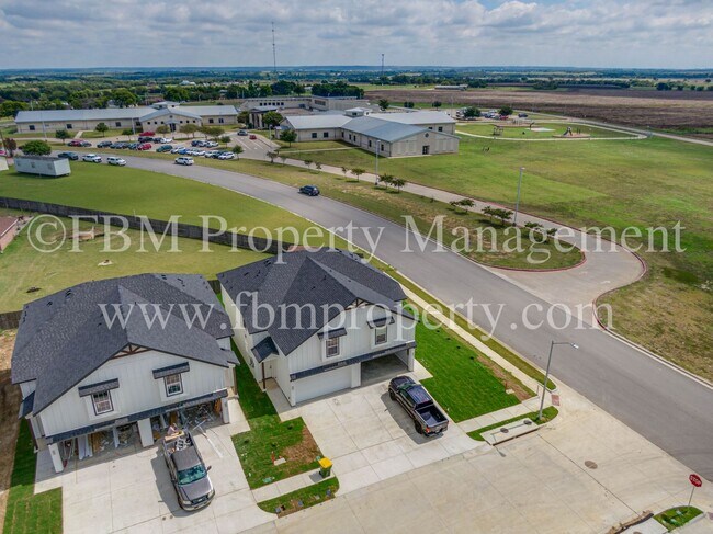 Foto del edificio - 920 Cooksey Ct