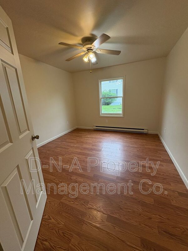 Building Photo - 448 Zinc Ln