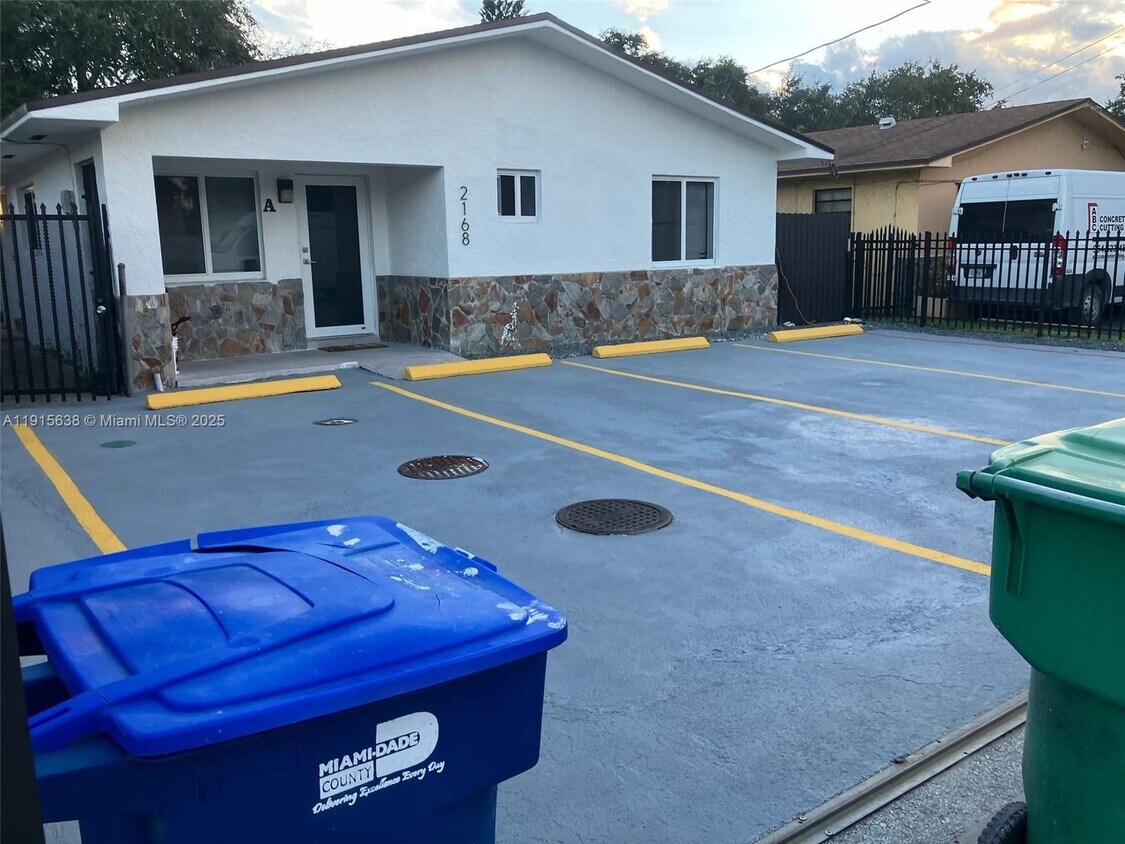Foto principal - 2168 NW 91st St