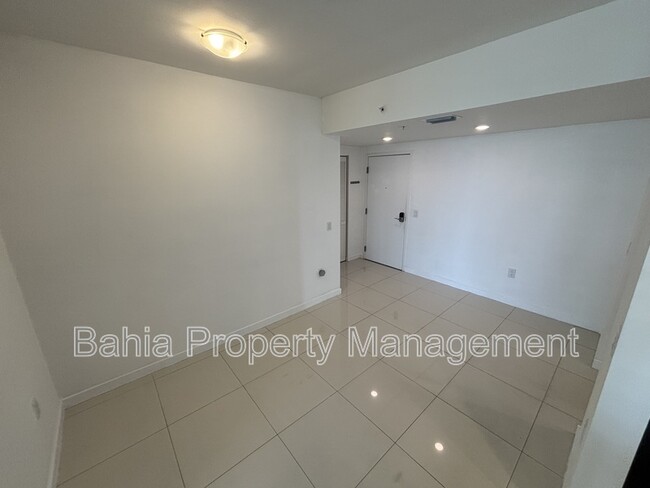 Foto del edificio - 7661 NW 107th Ave