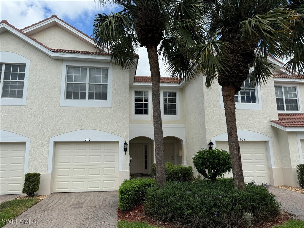 Foto principal - 860 Hampton Cir